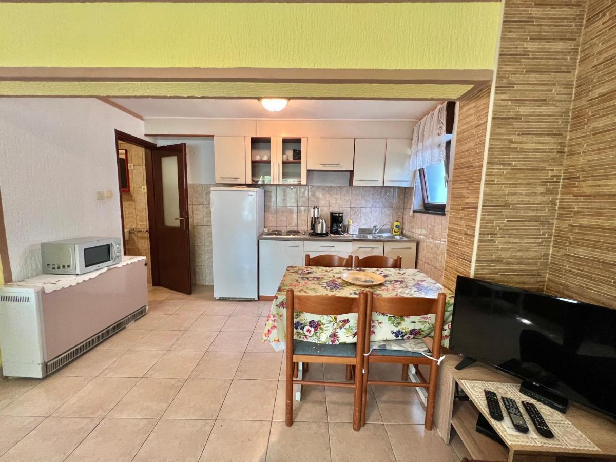 Apartmani Marija Dramalj Exterior foto